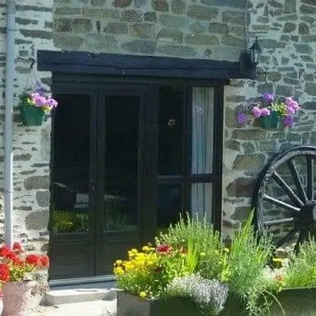 1 Of 3 Delightful Gites With Pool In The Beautiful Mayenne Countryside. Holiday home Madre